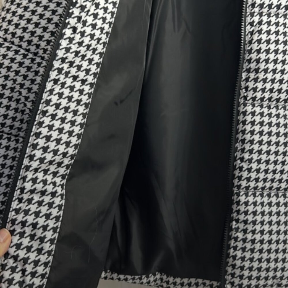 St John’s Bay Heavyweight Short Puffer Jacket in Black/White Houndstooth Plaid - Picture 8 of 10